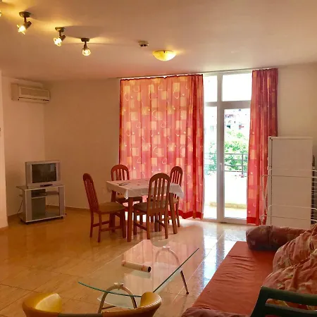 Апартамент Sun Village Beach